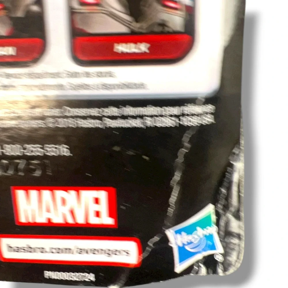 Marvel‎ Avengers Hulk Action Figure Toy with Infinity Gauntlet Accessory NIB